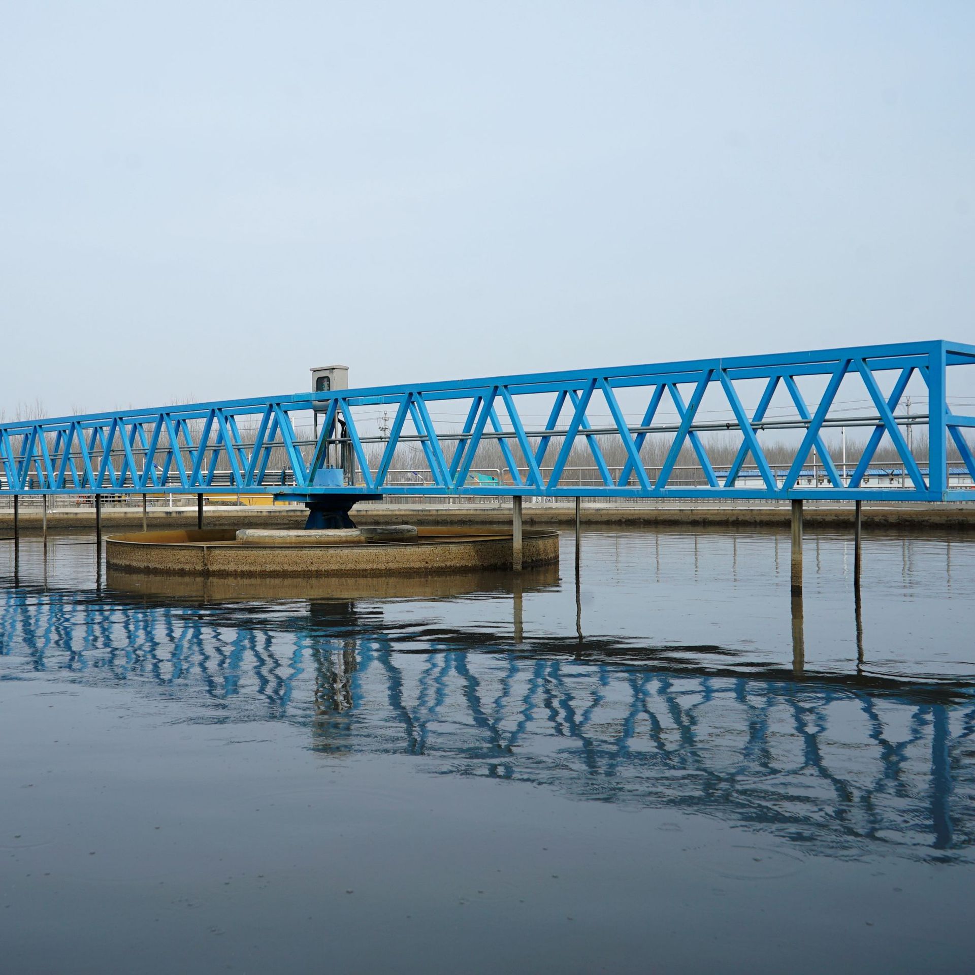 中心传动刮泥机悬挂垂架式全桥半桥行车桁架高效沉淀池浓缩机厂家