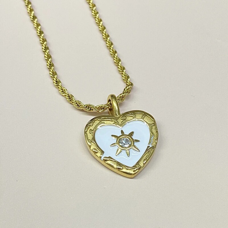 2025 New White Heart Starburst Necklace Women's Niche Design Fashionable Versatile High-End Exquisite Heart-Shaped Pendant 2025 New White Heart Starburst Necklace Women's Niche Design Fashionable Versatile High-End Exquisite Heart-Shaped Pendant