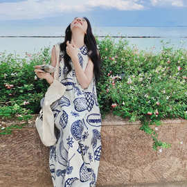 轻熟风海边度假休闲文艺范印花长裙女夏季新款温柔气质无袖连衣裙