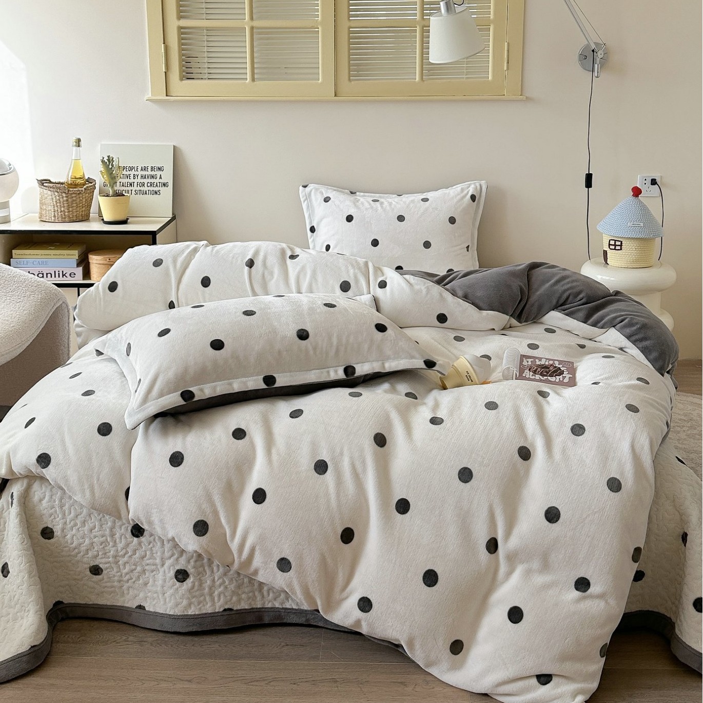 2025 Winter New Product Fresh Style Class a Baby-Level Milk Velvet Bed Cover Four-Piece Bedding Set Winter Warm