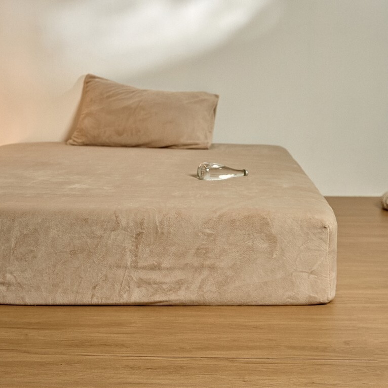 Fitted Sheet suitable for mattress within 25cm | Thickened heightened milk velvet warm non-slip anti-running bedspread bed sheet winter