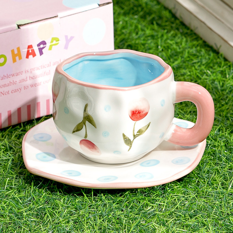 Hermoso conjunto de tazas de café y platos Regalos comerciales Irregulares tazas de desayuno transfronterizas de cerámica Pastoral pintada a mano esmaltada