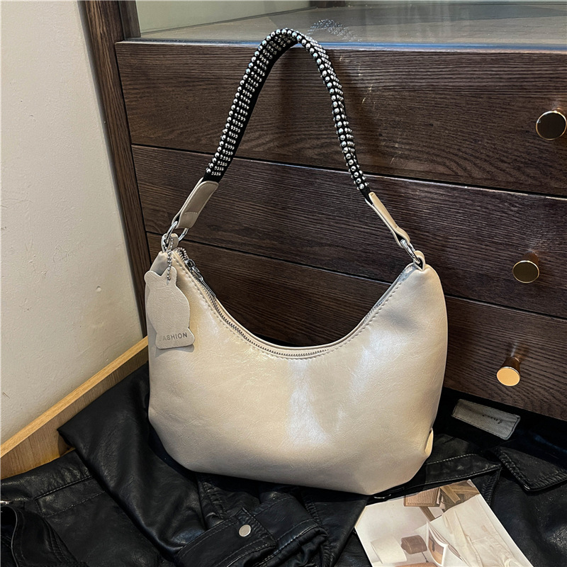 Minimally designed niche women's 2024 new winter underarm casual fashion commuting shoulder bag_voghion.com