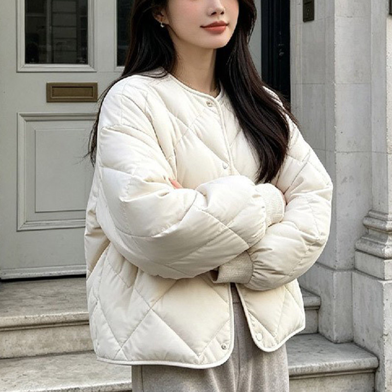 Women's short down jacket for winter, new Korean-style women's clothing, designer-style duck down jacket, wholesale from Pinghu Women's short down jacket for winter, new Korean-style women's clothing, designer-style duck down jacket, wholesale from Pinghu