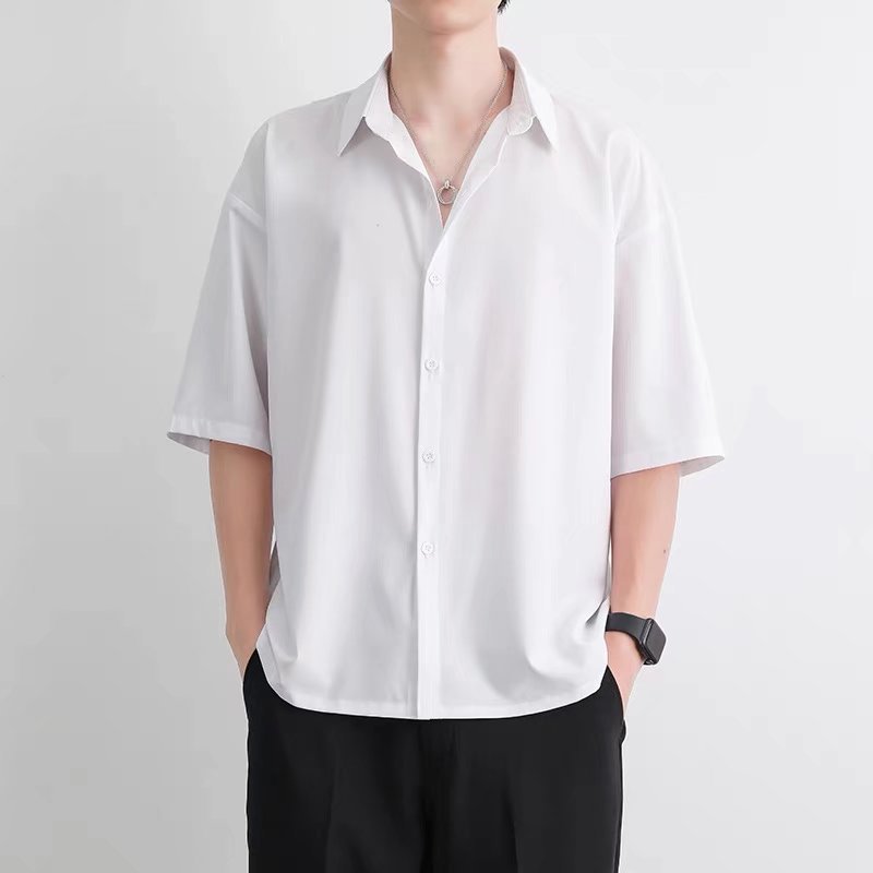 Camisa negra de manga corta para hombre camisa delgada de verano estilo japonés ruoshuai camisa de alto grado de seda de hielo casual abrigo de media manga