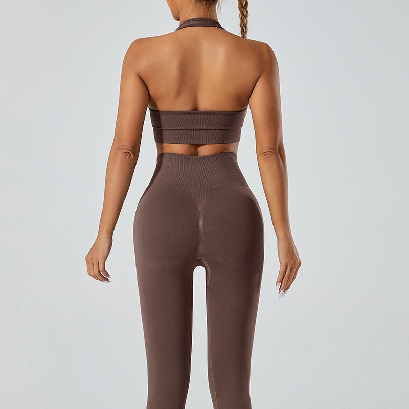 Conjunto de ropa deportiva de estilo europeo y americano con sensación de segunda piel, sujetador deportivo de alta intensidad, leggings deportivos de secado rápido, conjunto de yoga para exteriores de verano con un toque de alta gama.