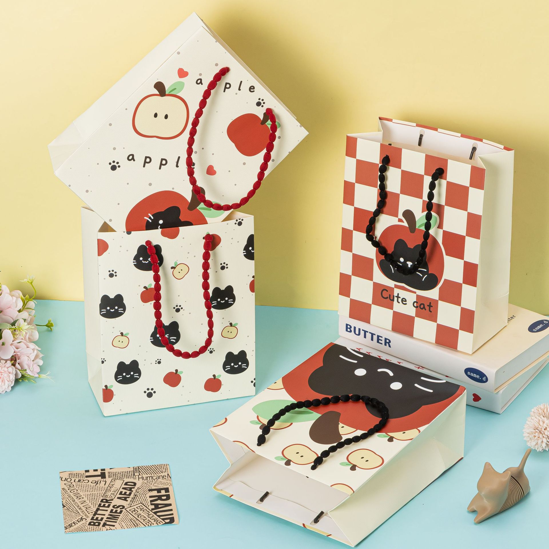 Nuevas bolsas de regalo exquisitas con diseño de animales de dibujos animados en relieve con cuerda de burbujas, directamente del fabricante, para el Día de la Mujer y San Valentín.