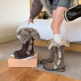 女式皮靴;高跟凉鞋;女式雪地靴