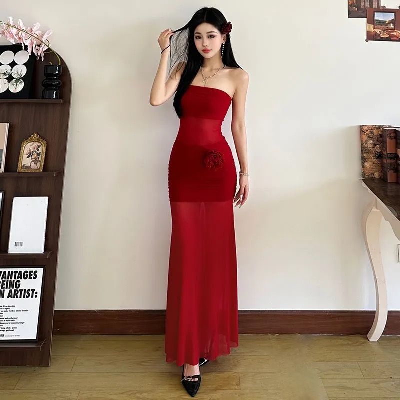 빨간색