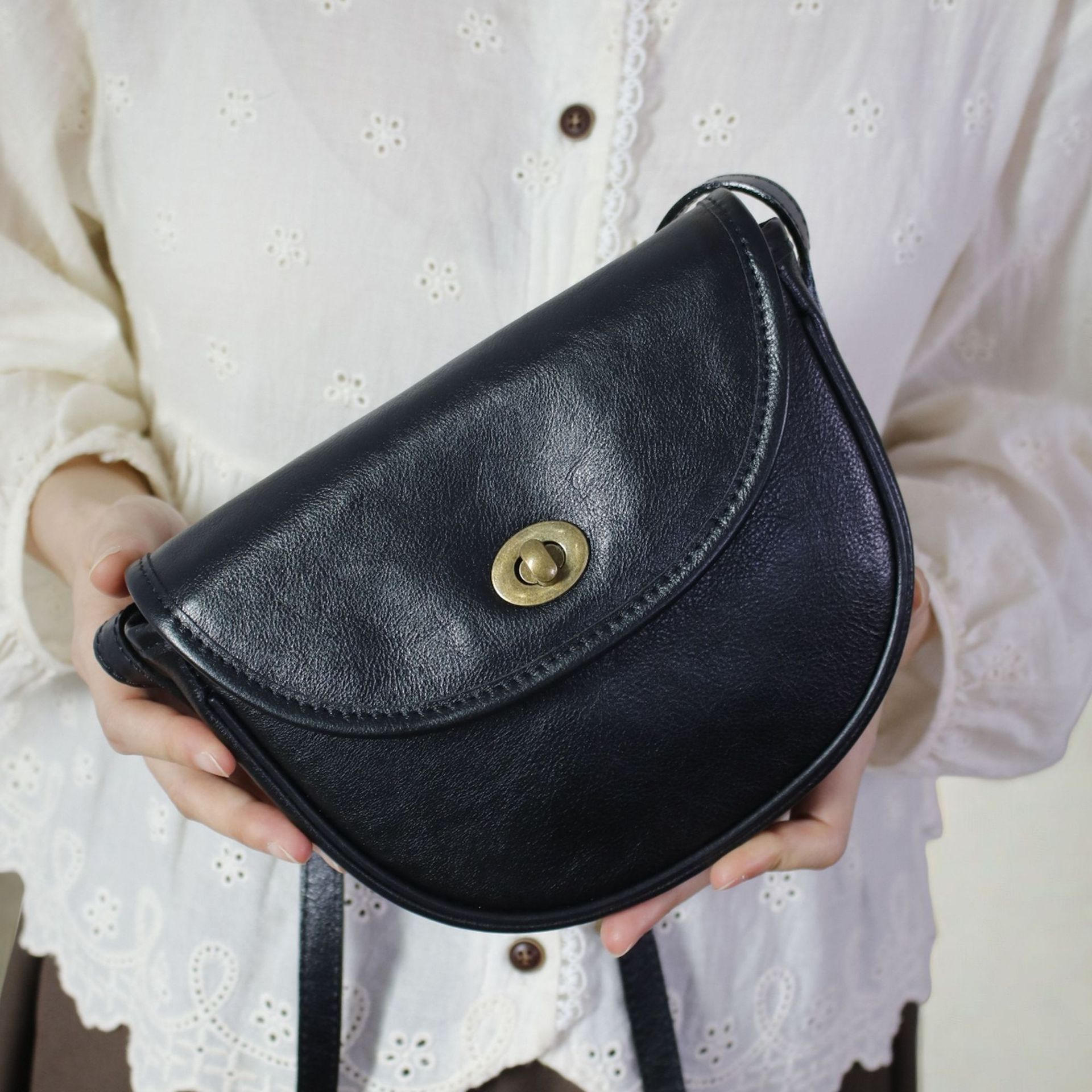 Handmade Retro Minimalist Top Grain Cowhide Mori Style Saddle Small Square Bag Original Women's Soft Leather Shoulder Phone Crossbody Bag - Thumbnail 2