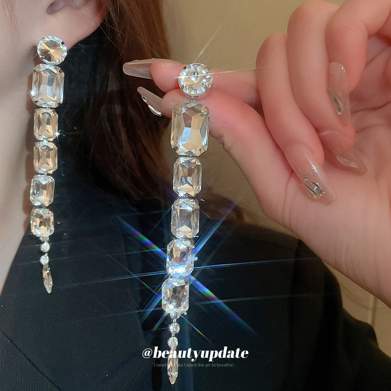 Estilo europeo y americano Luz de lujo cuadrado largo borla pendientes collar traje nicho retro clavícula cadena Internet celebridad joyería exagerada para las mujeres