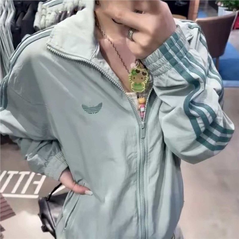 High-quality clover pattern fashion jacket with logo, slim fit, unisex, spring and autumn woven windproof stand-up collar jacket High-quality clover pattern fashion jacket with logo, slim fit, unisex, spring and autumn woven windproof stand-up collar jacket