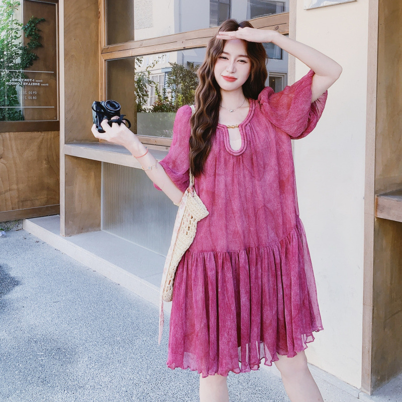 女性用のユニークで美しいドーパミンラズベリーパウダードレスのリアルショット、夏のハイエンドで超見栄えの良い年齢を軽減する休暇シフォンスカート|undefined