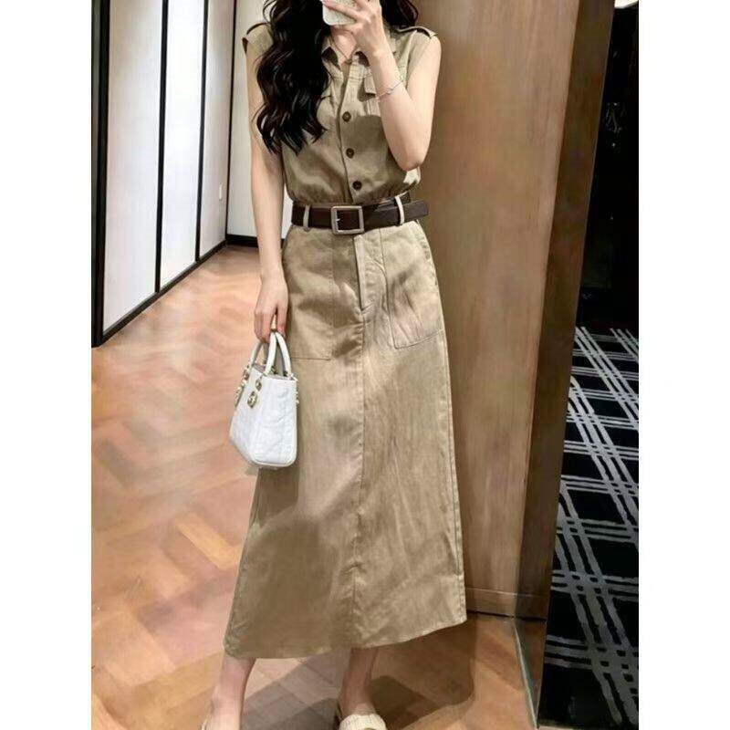 French-style vintage khaki sleeveless shirt dress with a waist-cinching, slimming, elegant, mid-length design, and a unique, niche appeal French-style vintage khaki sleeveless shirt dress with a waist-cinching, slimming, elegant, mid-length design, and a unique, niche appeal