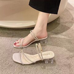 フランスの厚いヒールのラインストーンサンダルとスリッパ、女性が外で履くための2025新しい夏の妖精スタイルのサンダルとスリッパ