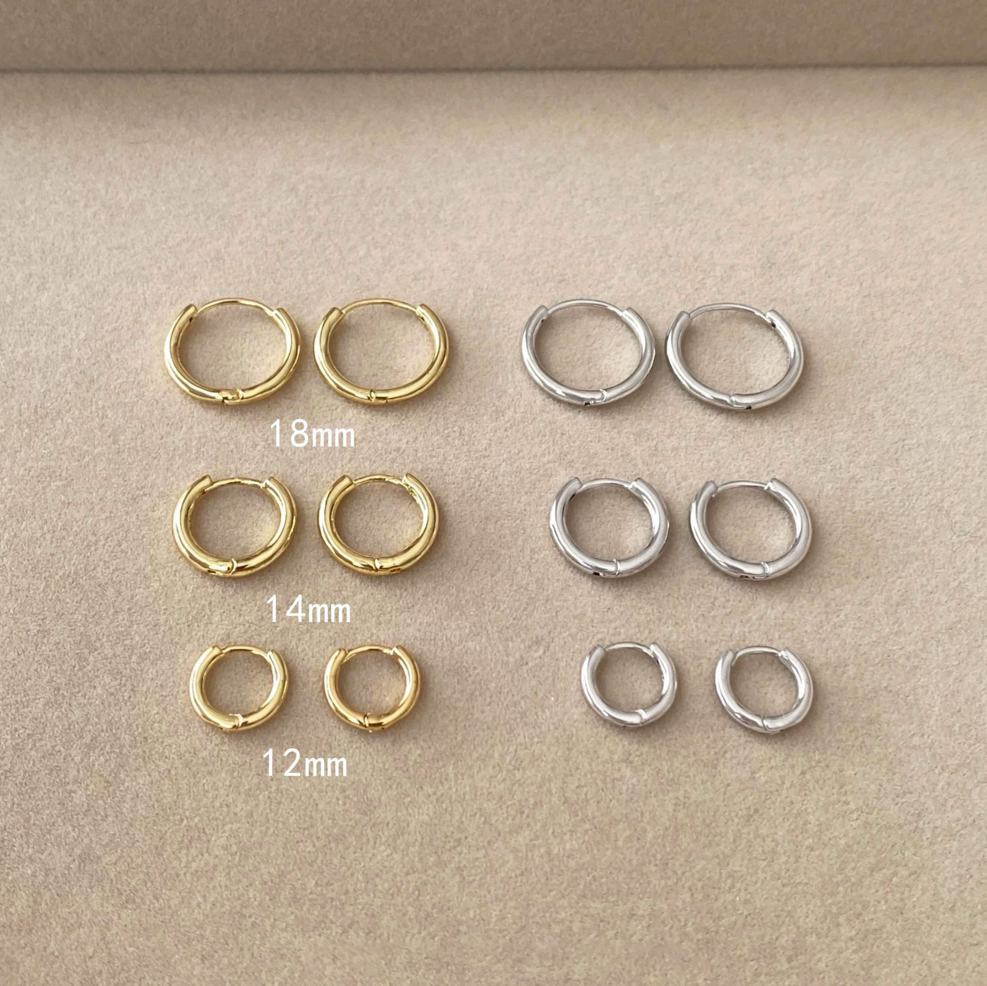 S925 Sterling Silver Plain Hoop Earrings for Women Ins Cool Style High-End Simple Circle Ear Bone Ring Versatile Elegant Ear Buckle