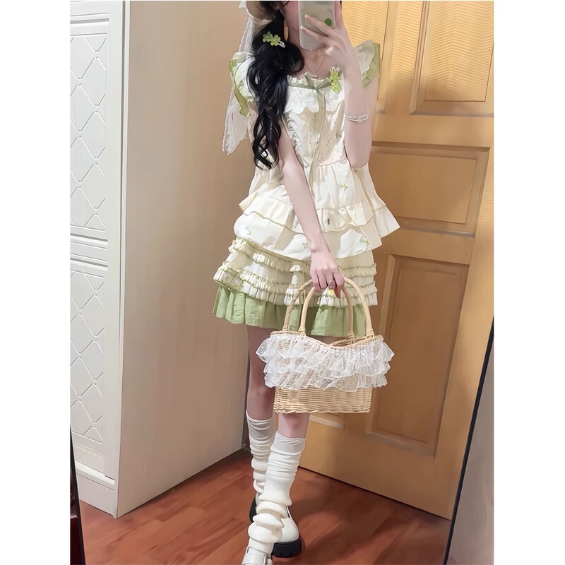 French-Style Sweet Floral Embroidered Dress for Women, Summer Fresh Outfit, Complete Set of Top and Skirt, Two-Piece Set French-Style Sweet Floral Embroidered Dress for Women, Summer Fresh Outfit, Complete Set of Top and Skirt, Two-Piece Set