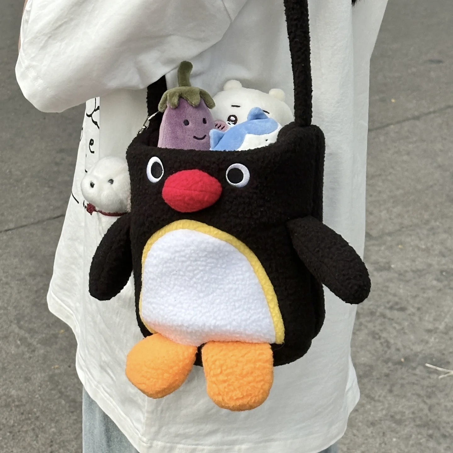 귀여운 펭귄 인형 어깨 가방 소녀의 심장 대용량 창조적 인 물 컵 가방 휴대용 만화 모든 일치 핸드백