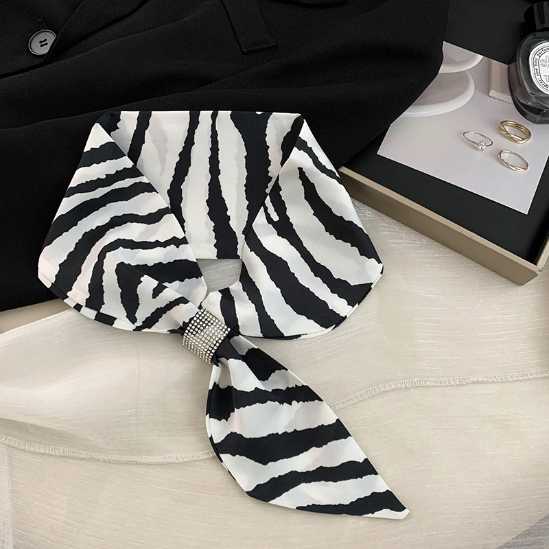 Bufandas de seda larga damas coreanas nuevas bufandas delgadas de cabello correa de cabello temperamento bufandas de seda al por mayor