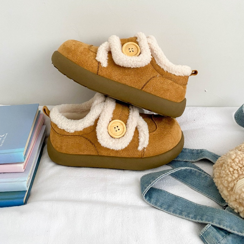 Zapatos de invierno de mujeres calientes y antideslizantes con velcro de estilo universal 2025 nuevos zapatos de altura baja con botas de nieve de lana gruesas