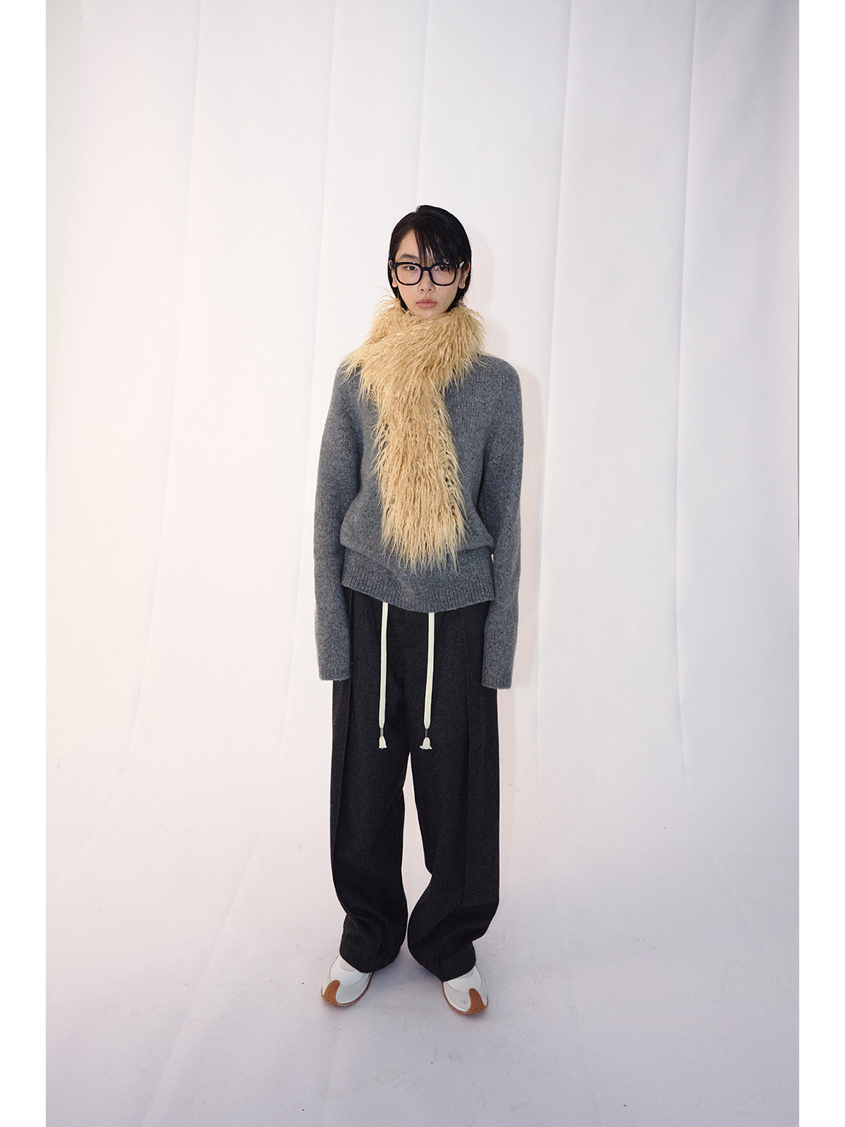 [時を知る] 新品のウールの手作りのハンギングテーパードパンツV7759