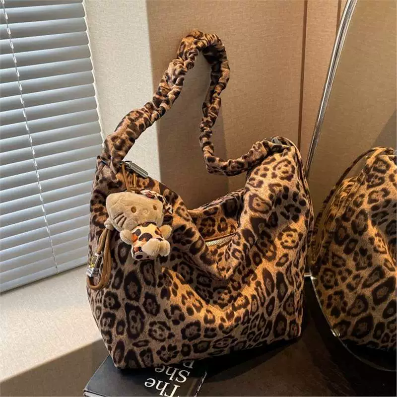 Популярная новая сумка леопарда с узорами 2024 мода большой емкости осенний досуг дикий налет пригородного плеча