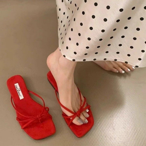 Stylish flat sole absolutely beautiful women's summer outdoor sandals 2025 high-end soft bottom beach sand wedge sandals