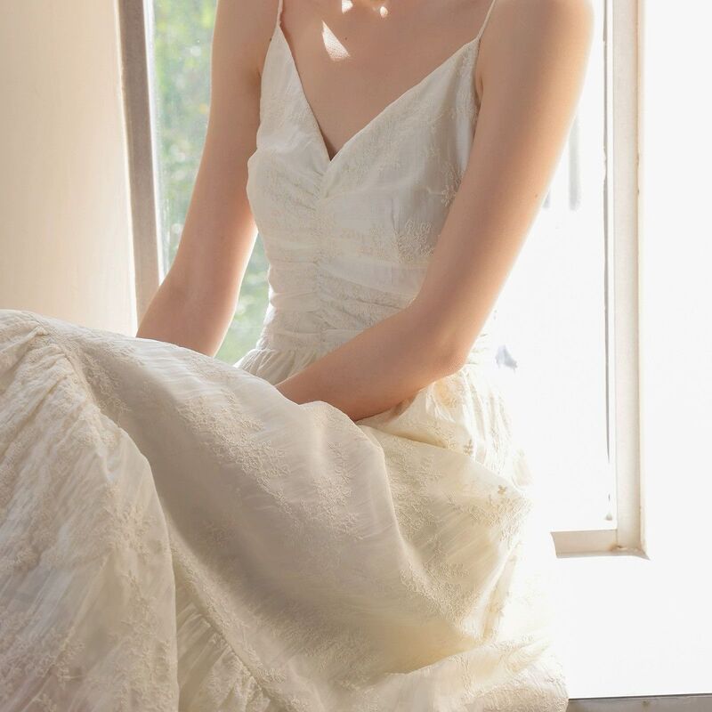Off-White Dress with a Slimming Effect for Women, Summer 2025 New Style, Spaghetti Strap Long Dress in Ivory White