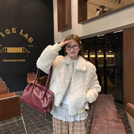 连衣裙;女式衬衫;女式T恤