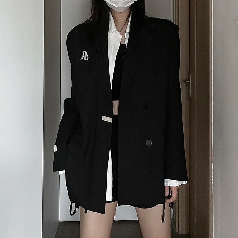 High-end design black suit jacket for women 2023 autumn new niche loose silhouette textured suit top