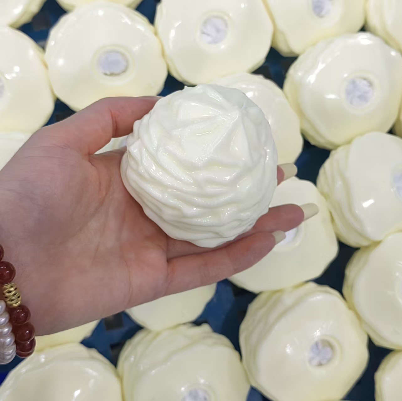Creamy Handmade Ball Building Blocks, a popular cross-border e-commerce product with a crisp, realistic, and depressing texture.