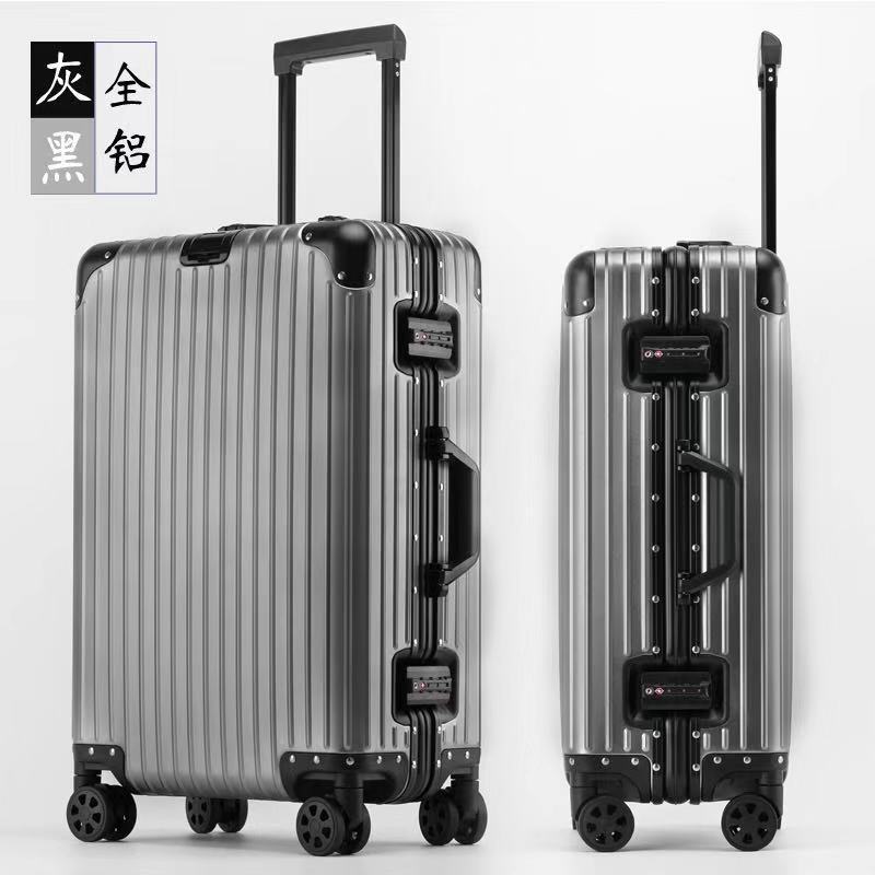 회색 샌드블라스팅이 적용된 검정색