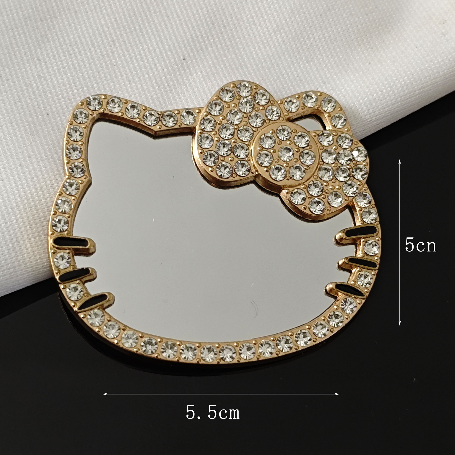 Gold base (white)