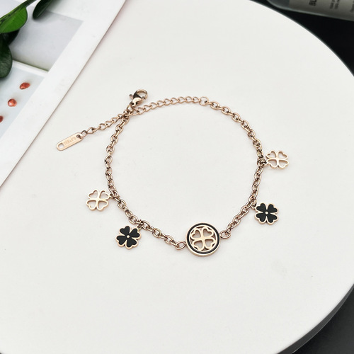 2024 Fashion Korean Version Hollow Four-leaf Clover Bracelet Seiko Clavicle Chain Versatile Simple Ladies Factory Wholesale