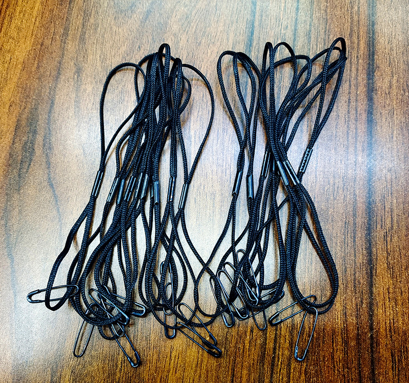 金属扣子中间打扣