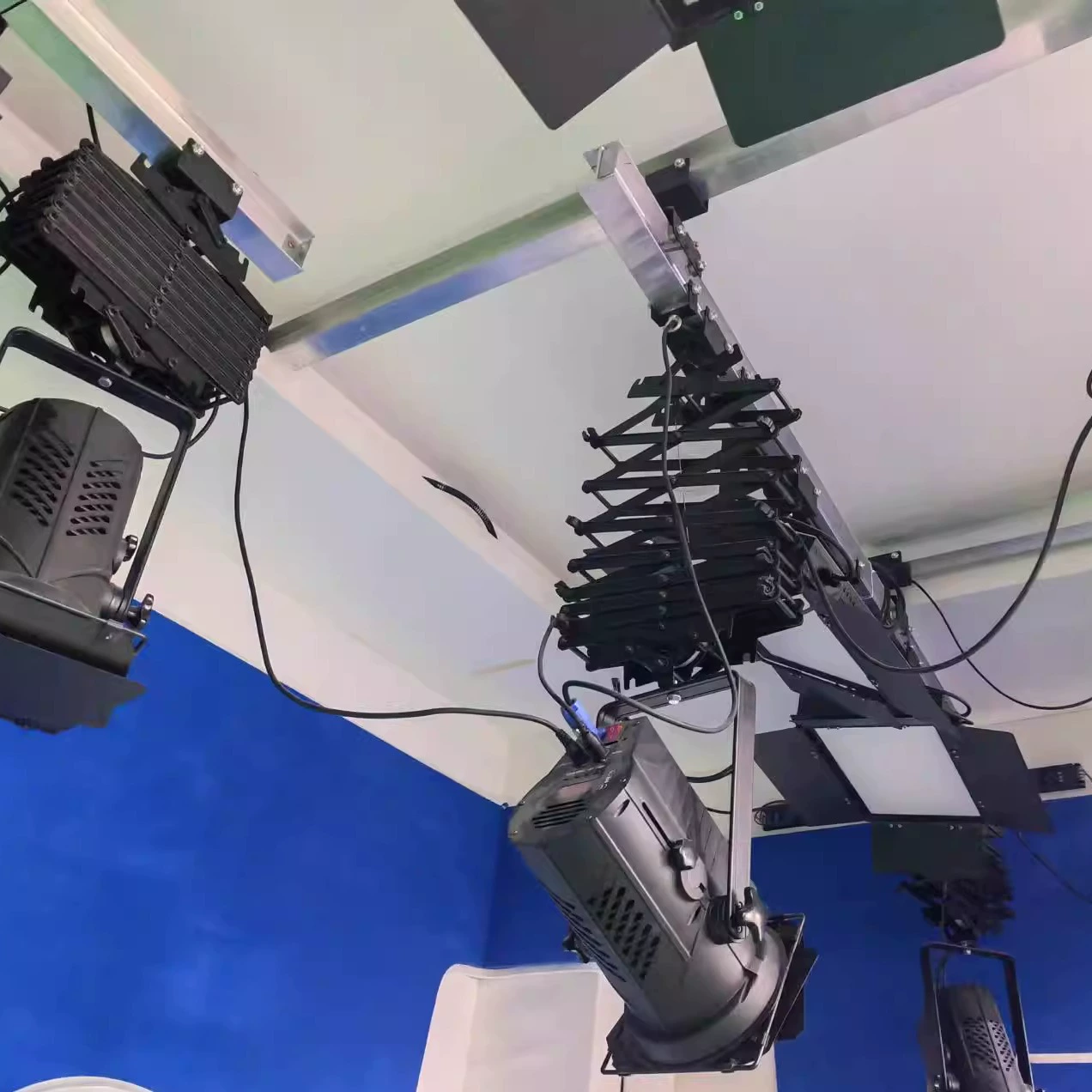 Сайтяньин Wire slide Fixed wire lamps and pulleys Studio studio ceiling rail cable accessories