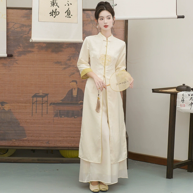 Новинка осени/зимы 2025: Ретро-комплект в новом китайском стиле — улучшенное платье-чайник с воротником-стойкой и рукавом до локтя, состоящий из двух предметов.