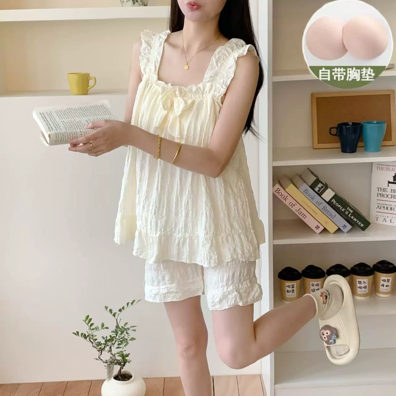 Летняя топ с чашками, однотонные шорты, бренд pijama, комплект, утягивающий эффект, простой и элегантный дизайн