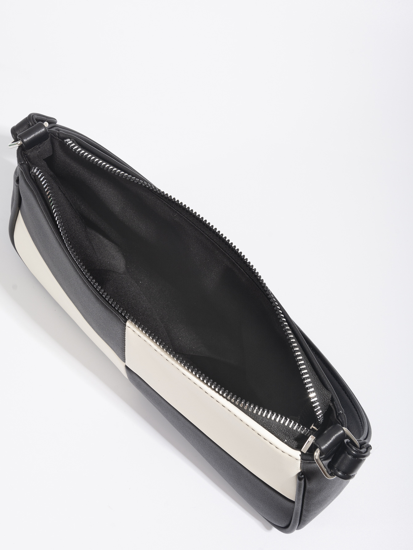 Women's Medium Pu Leather Checkered Streetwear Zipper Underarm Bag Shoulder Bag display picture 21