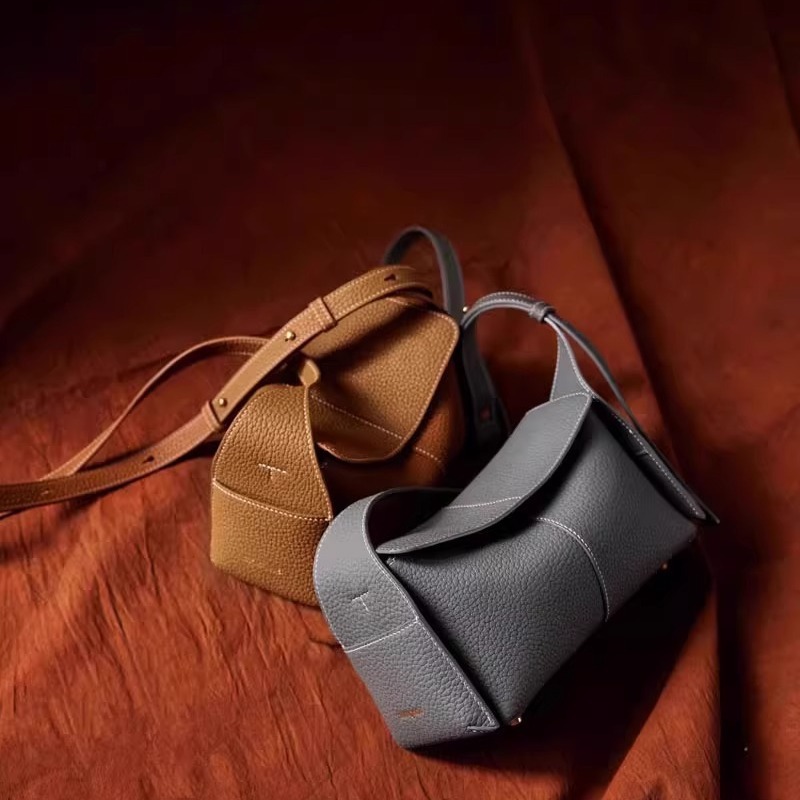 Songmont Mountain ha una serie di mini gronde con orecchie pendenti in pino, una borsa a tracolla portatile alla moda e versatile per i pendolari_voghion.com