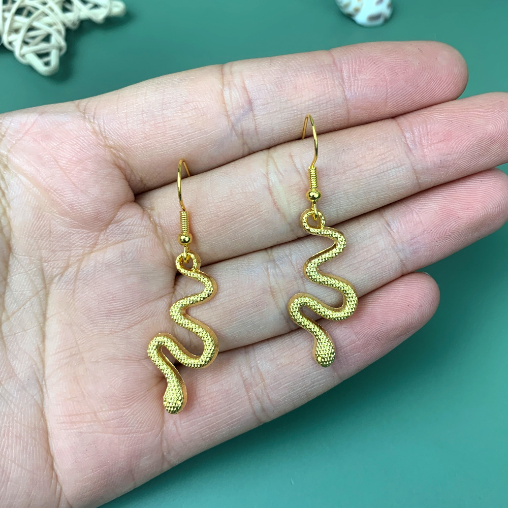 1 Pair Retro Sun Moon Metal Women's Drop Earrings display picture 2