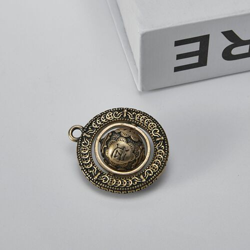 Brass Time Comes Turn Keychain Pendant Retro Rotatable Globe Finely Carved Small Bronze Pendant Gift Wholesale