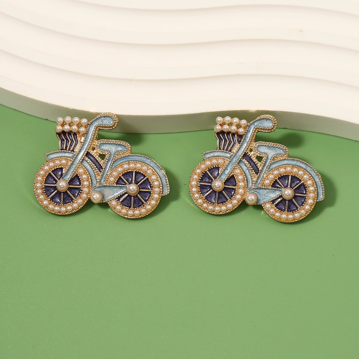 Fashionable design creative metal bike, earrings from pearl, European style