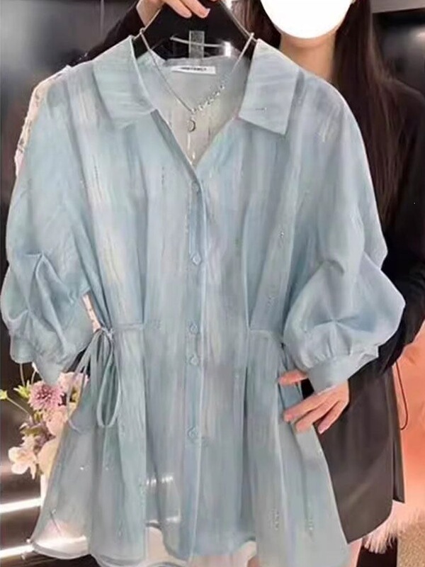 French-Style Blue Tie-Dye Short-Sleeve Shirt with Turn-Down Collar for Women, Summer 2026, Plus-Size, Waist-Cinching Top