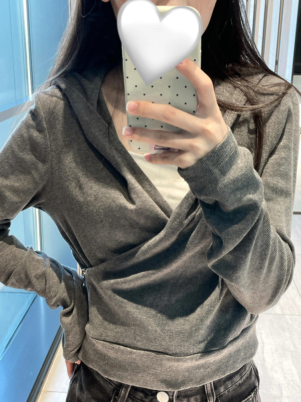 灰色连帽卫衣外套女初秋季2025新款小众设计感交叉打底衫针织上衣|undefined
