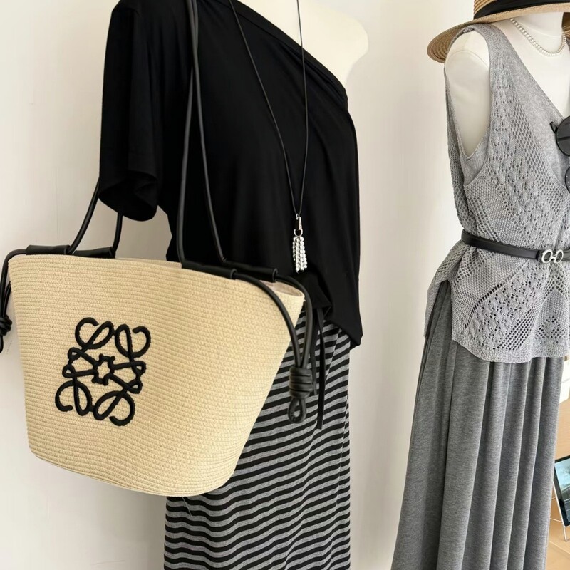 2026 Summer New Style Luo Family Embroidered Straw Shoulder Bag Large Capacity Beach Tote Bag Fashionable Hand-Held Bucket Bag 2026 Summer New Style Luo Family Embroidered Straw Shoulder Bag Large Capacity Beach Tote Bag Fashionable Hand-Held Bucket Bag