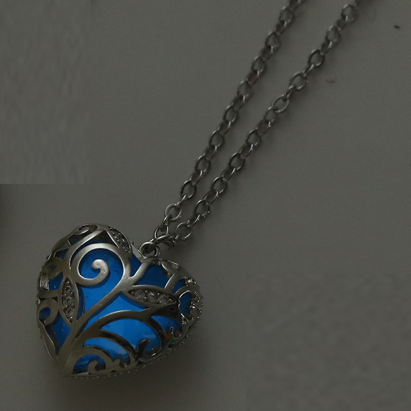 Simple Style Tree Heart Shape Copper Luminous Plating Pendant Necklace 1 Piece