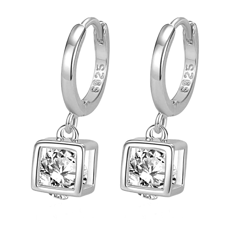 Pendientes de diamantes simples de plata de ley S925, diseño de nicho de alta gama, hermosos pendientes, colección de botones de oreja de estilo nuevo de verano