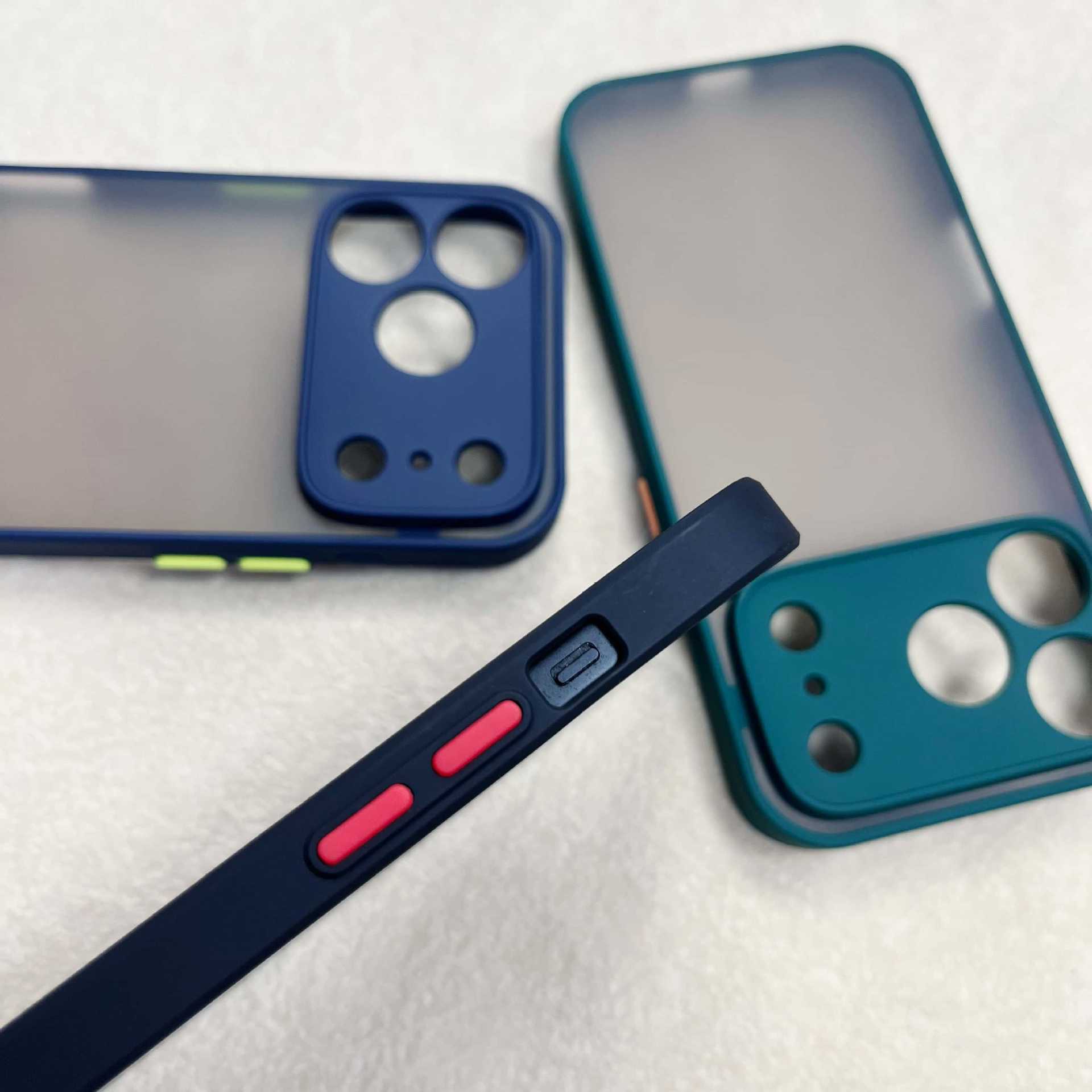 适用苹果18手机壳16魅影15磨砂14高颜值13新款iPhone17保护套批发