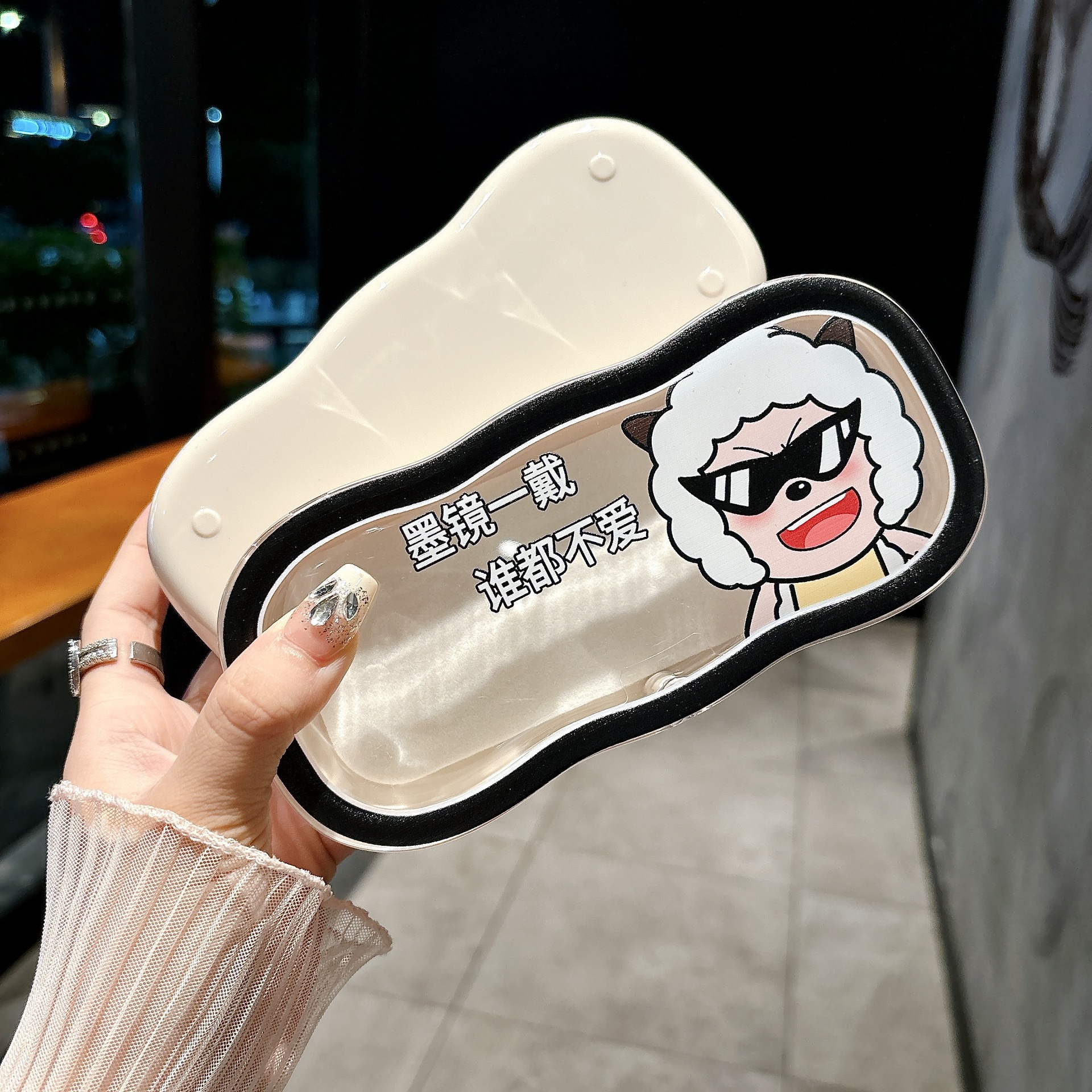 Caja de gafas transparentes de borde de la nube, alta sensación de almacenamiento portátil, niños, niños, niños, estudiantes, lindos, caja de gafas al por mayor